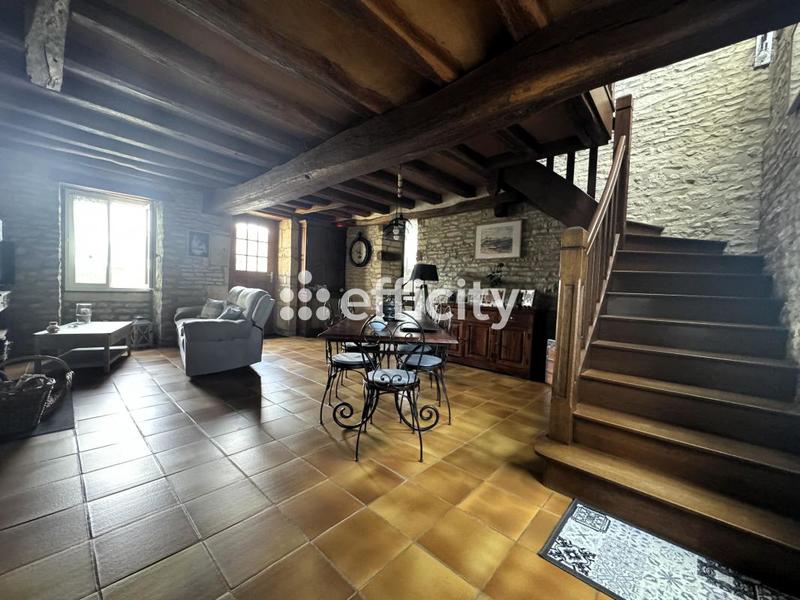 Maison - 215 m² - 8 pièces