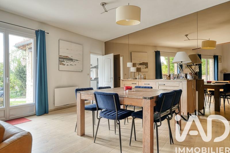 Maison - 196 m² - 8 pièces