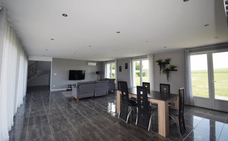 Maison - 167 m² - 5 pièces