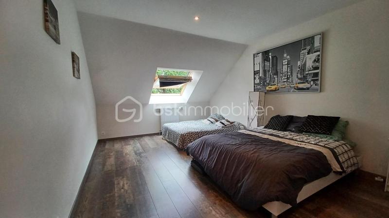 Maison traditionnelle - 150 m² - 9 pièces