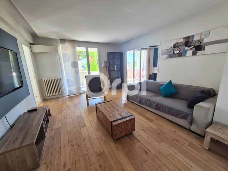 Appartement - 90 m² - 4 pièces