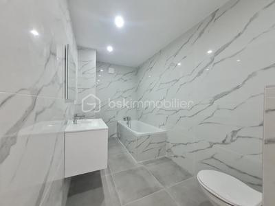 Maison traditionnelle - 100 m² - 4 pièces