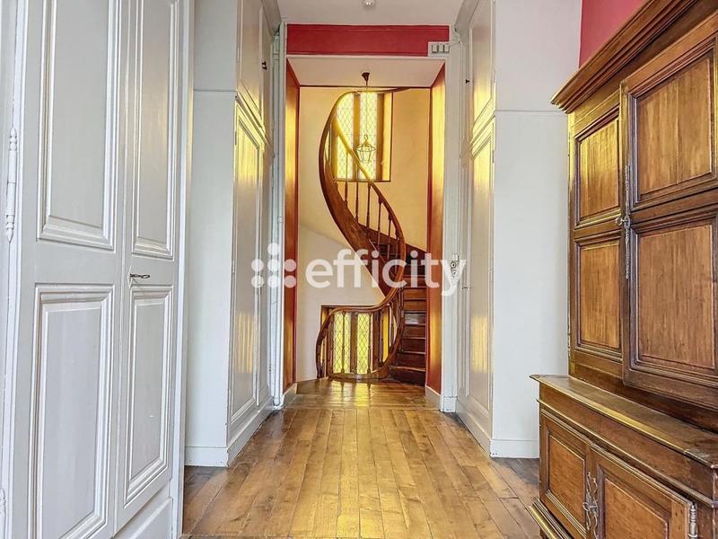 Château - 602 m² - 22 pièces