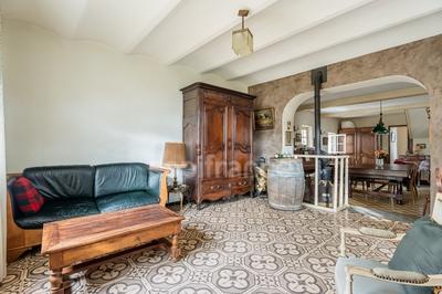 Maison - 225 m² - 7 pièces