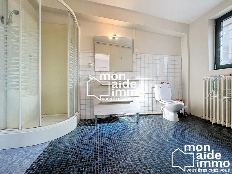 Maison - 305 m² - 8 pièces