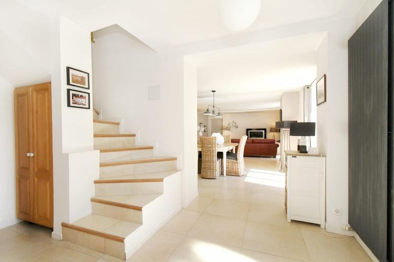 Maison - 294 m² - 9 pièces