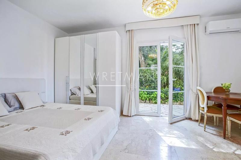 Villa - 233 m² - 6 pièces