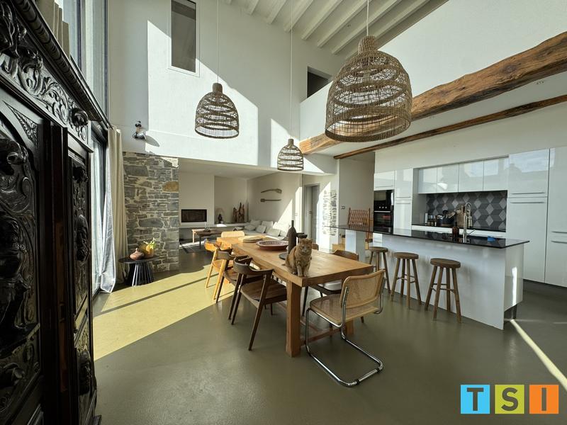 Maison - 183 m² - 6 pièces