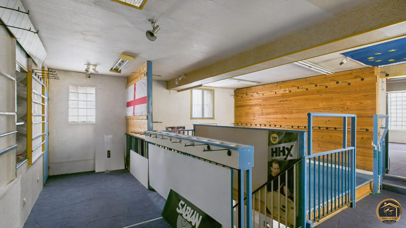 Local commercial - 278 m² - 13 pièces