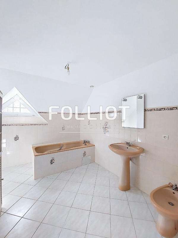 Maison - 136 m² - 5 pièces