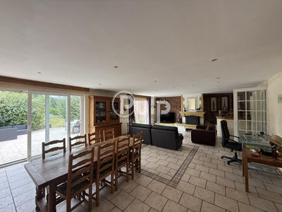 Maison - 340 m² - 10 pièces