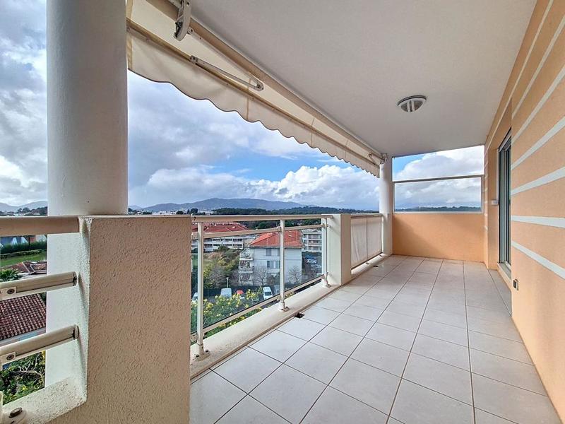 Appartement - 95 m² - 4 pièces