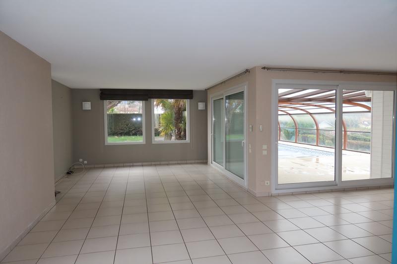 Maison - 228 m² - 7 pièces