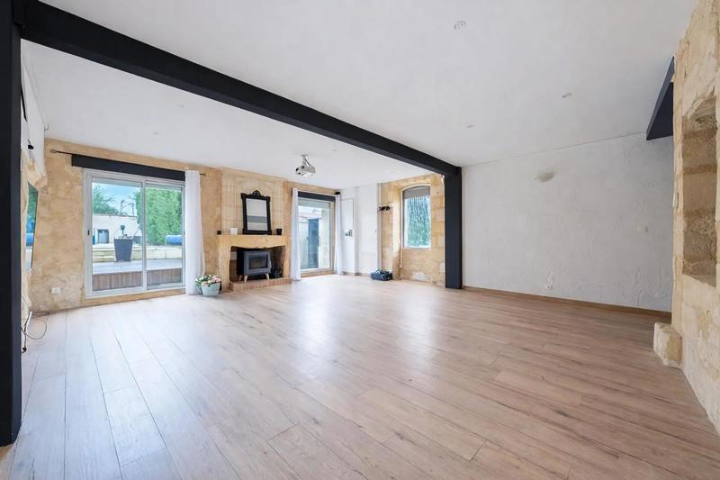 Maison - 200 m² - 6 pièces