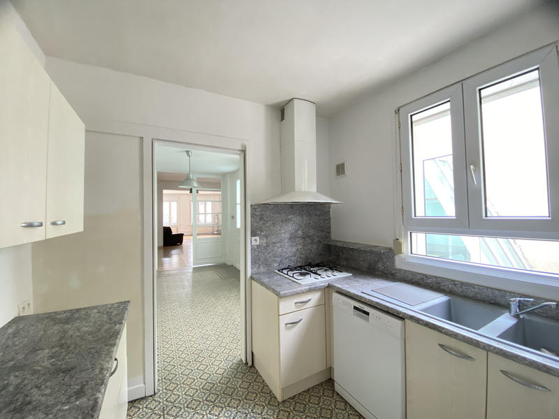 Maison - 181 m² - 8 pièces