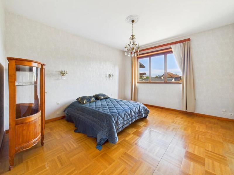 Maison - 357 m² - 12 pièces