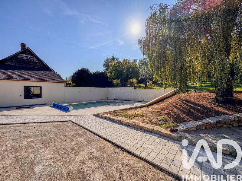 Maison - 250 m² - 7 pièces