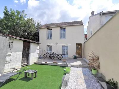 Maison - 110 m² - 6 pièces