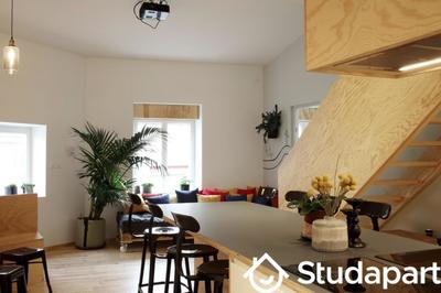 Chambre - 130 m² - 1 pièce