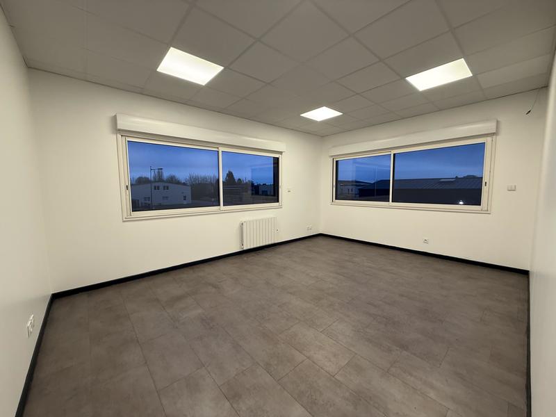 Local commercial - 490 m² - 2 pièces