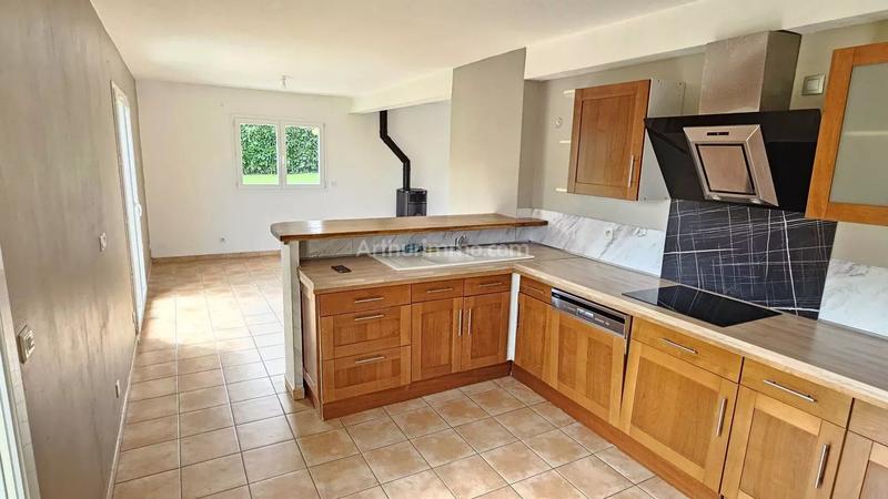 Maison - 147 m² - 8 pièces