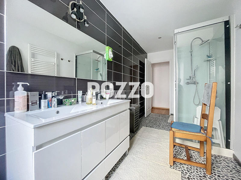 Maison - 272 m² - 7 pièces