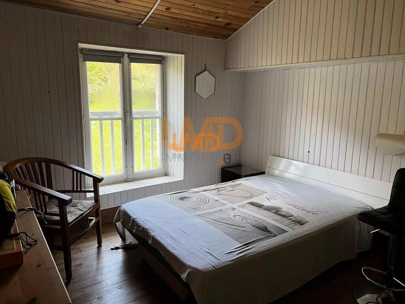 Propriété - 245 m² - 9 pièces