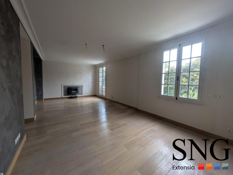Maison - 275 m² - 6 pièces