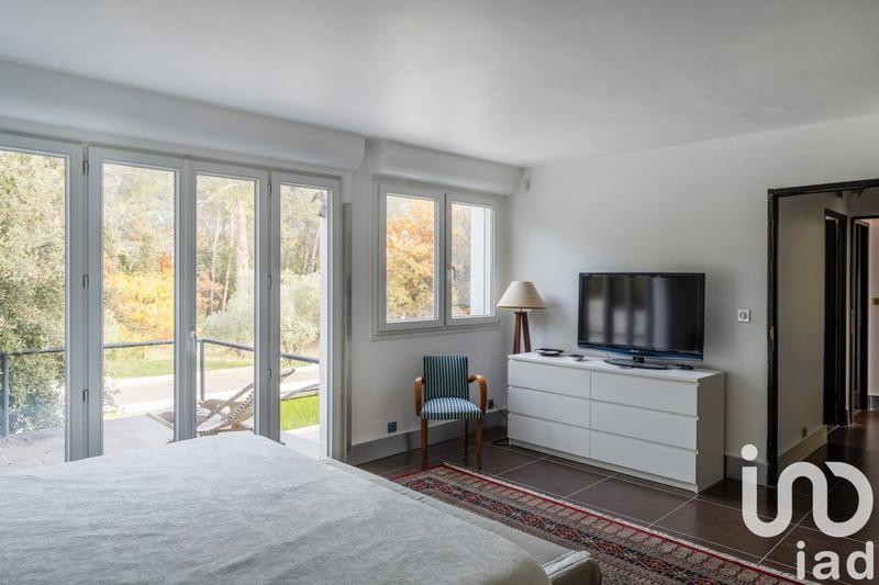 Maison de maîtres - 240 m² - 5 pièces