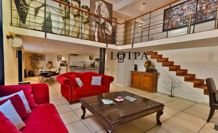 Appartement - 125 m² - 6 pièces