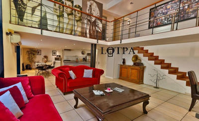 Appartement - 125 m² - 6 pièces