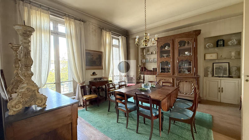 Appartement - 181 m² - 7 pièces