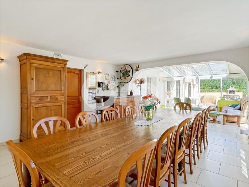 Maison - 308 m² - 9 pièces