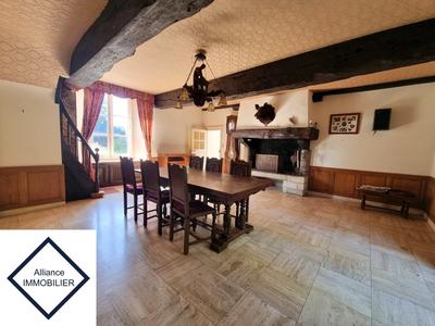 Maison ancienne - 195 m² - 6 pièces