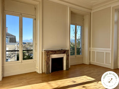 Appartement - 160 m² - 5 pièces