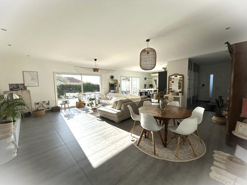 Maison - 176 m² - 5 pièces