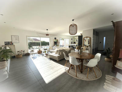 Maison - 176 m² - 5 pièces