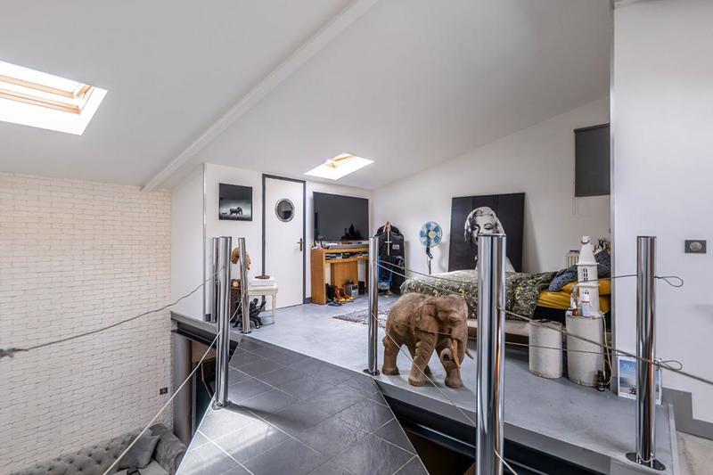 Appartement - 200 m² - 6 pièces