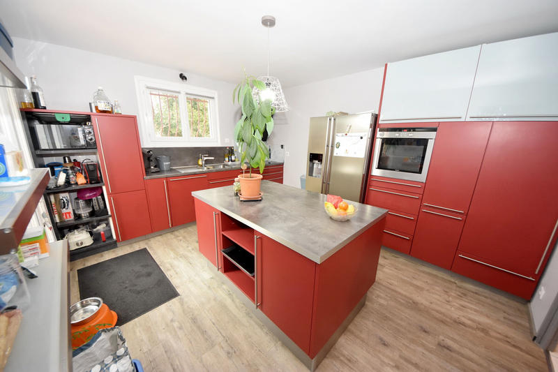 Maison - 220 m² - 7 pièces