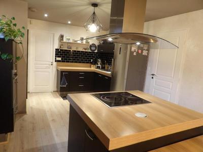 Maison - 169 m² - 8 pièces