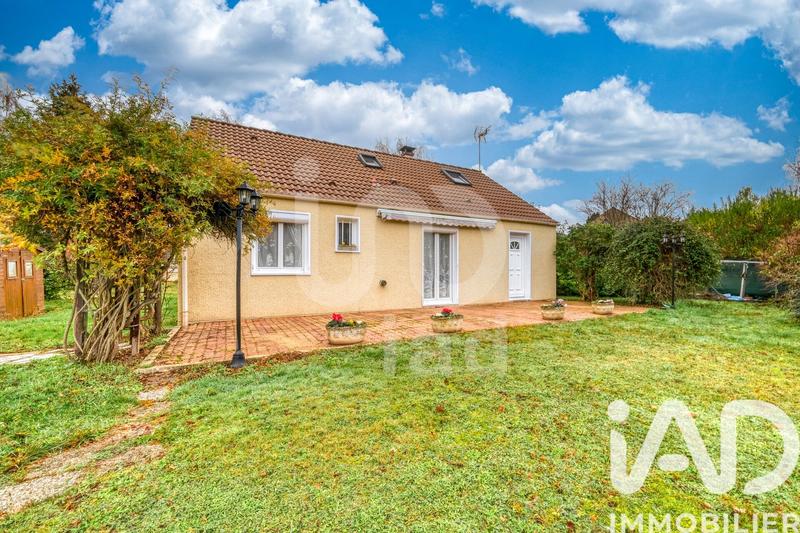 Maison - 90 m² - 5 pièces