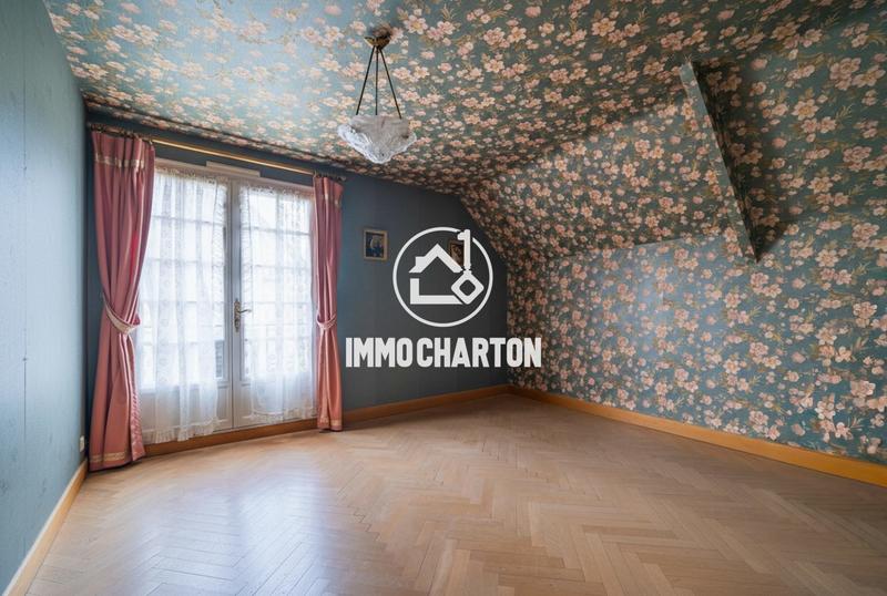 Maison - 212 m² - 8 pièces