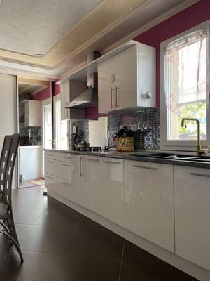 Maison - 218 m² - 6 pièces