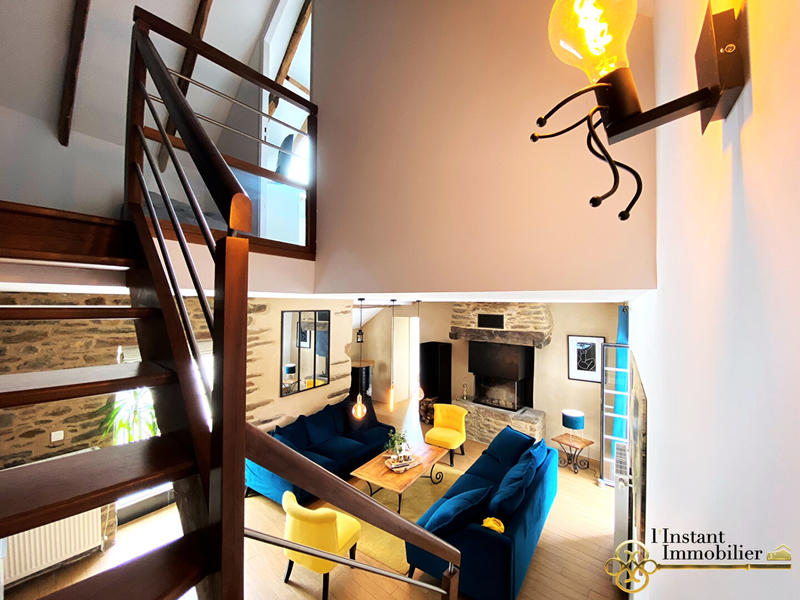 Demeure - 271 m² - 10 pièces