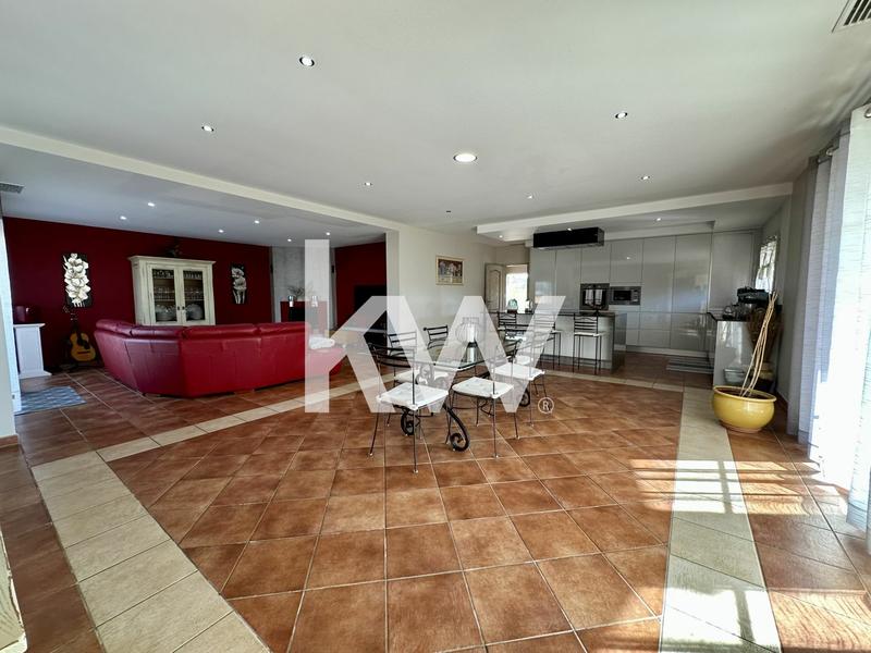 Maison - 176 m² - 7 pièces