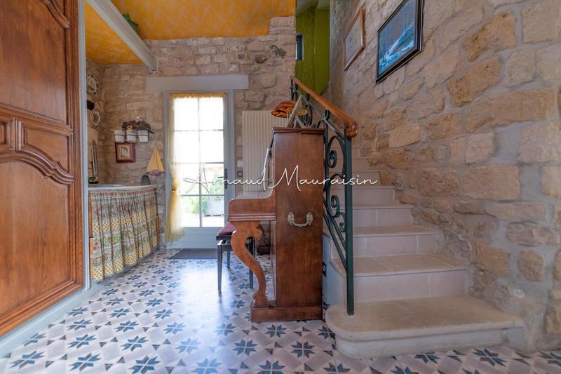 Maison - 275 m² - 7 pièces