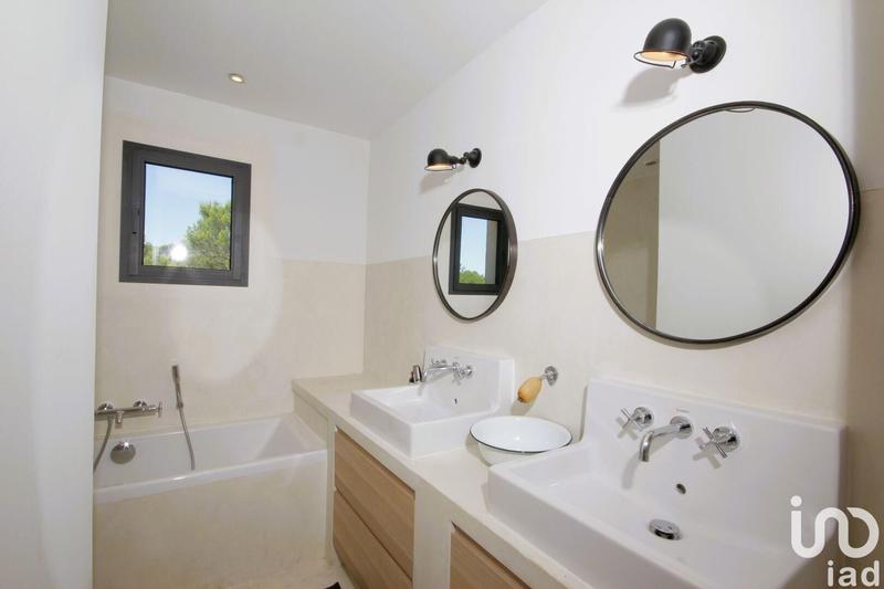 Maison - 300 m² - 10 pièces