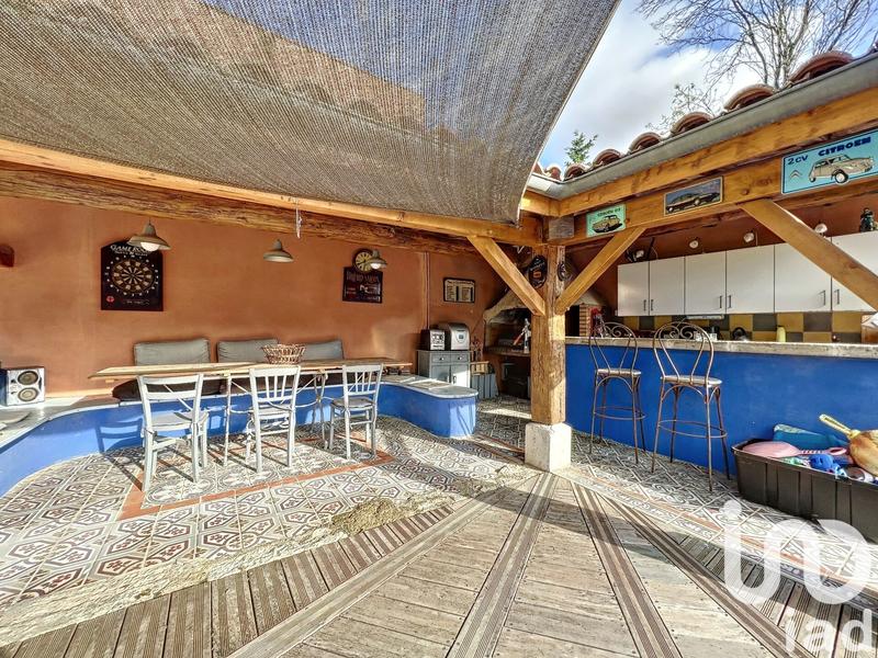 Maison - 300 m² - 13 pièces