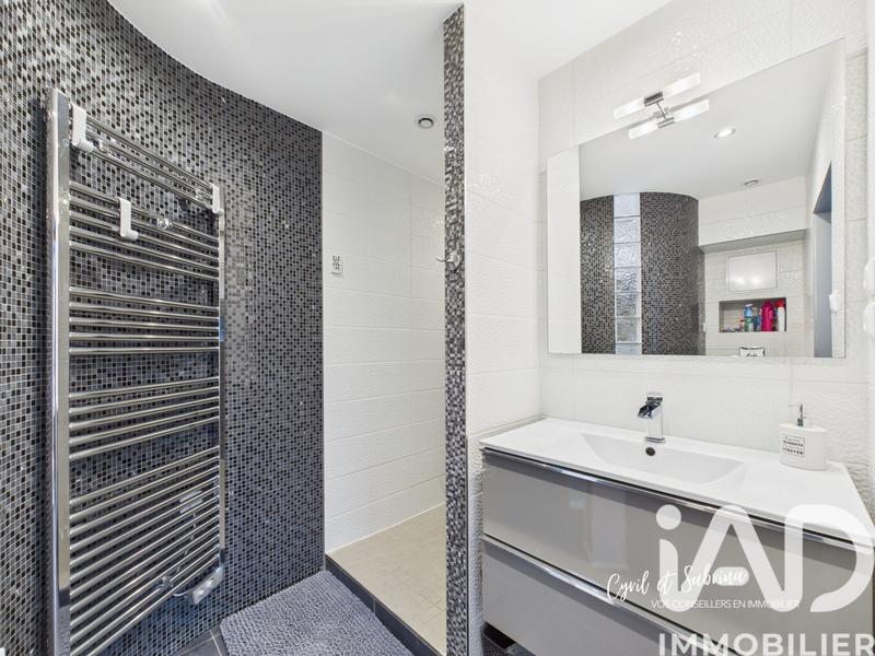 Maison - 253 m² - 10 pièces