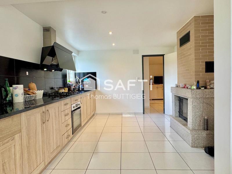 Maison - 250 m² - 9 pièces